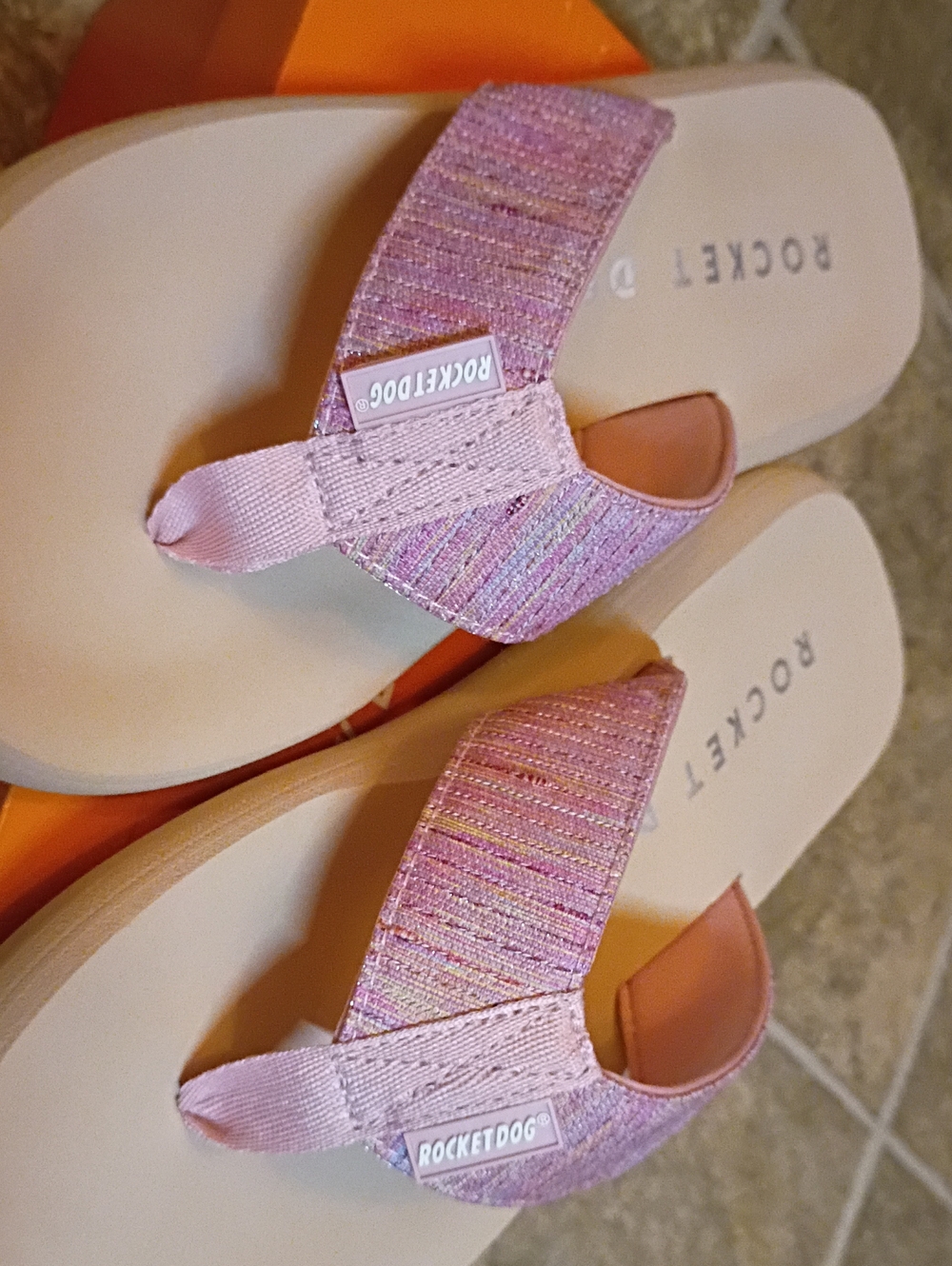 Rocket Dog NWT/BOX Sparkle Pink Lavender Thong Sandals Women's Size 10 - Picture 8 of 16